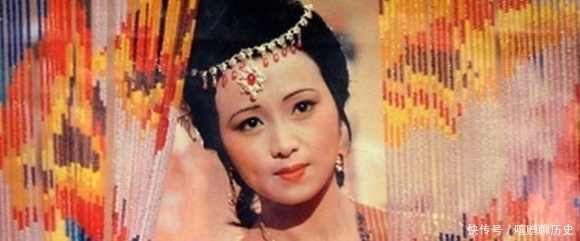 不要再猜秦可卿的身份了,曹雪芹早就明说了,她本不是人!