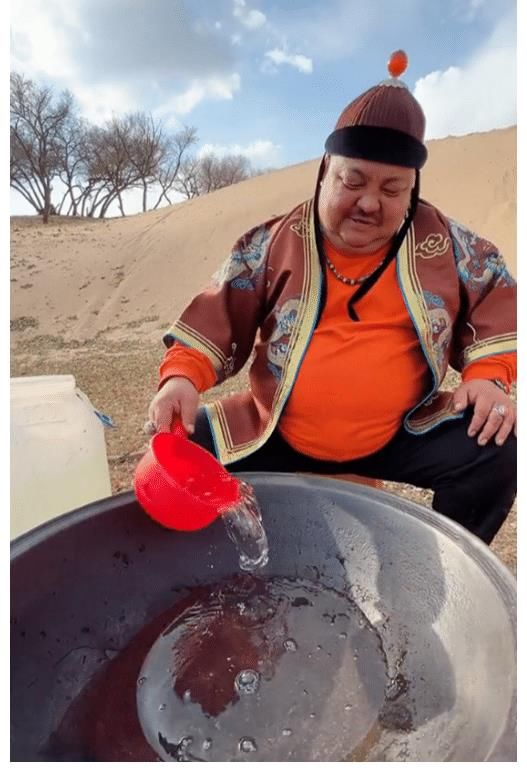 肚包肉|恩克工厂被查封，被官媒点名，视频停更小黄车清空，毛子哥该乐了