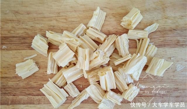 泡腐竹,别放水里就泡,学会饭店做法,30分钟泡好无硬心更筋道