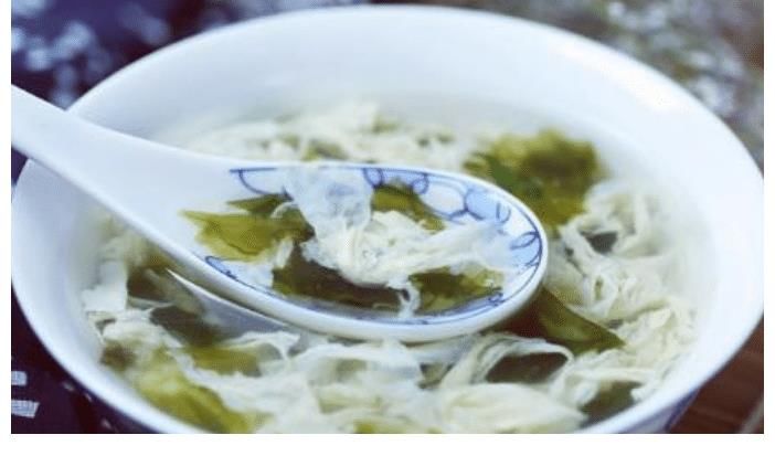酸奶|蛋花汤,是最易做的中式菜之一,用它作头道菜与任何主食相配均佳