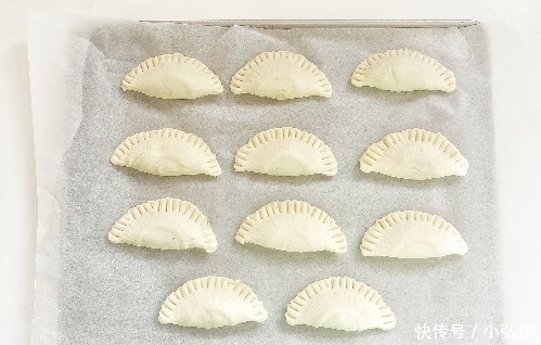 香蕉|不用和面,不用擀面,教你轻松制作香蕉酥,层层起酥,甜而不腻