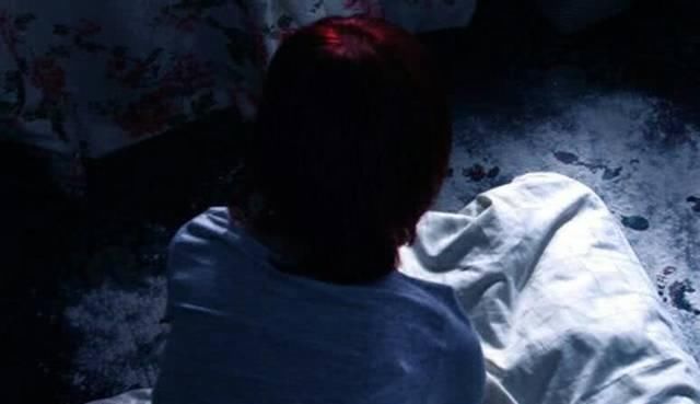  梦游|如果看见一个正在梦游的人，直接把他叫醒会发什么事情？说出来你