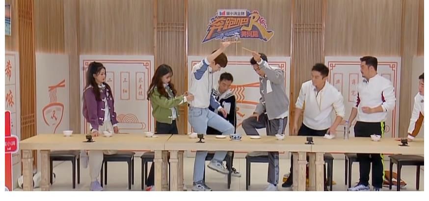 林一夾面，baby貼心抱住腿，陸地夫婦后，跑男終于明白怎么炒cp了