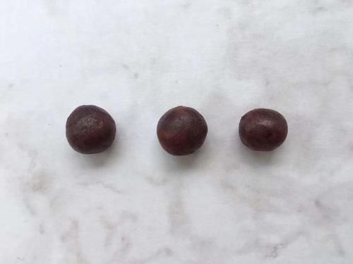 香甜酥脆的红豆沙小酥饼,口感香甜掉渣,孩子一口气可以吃3个