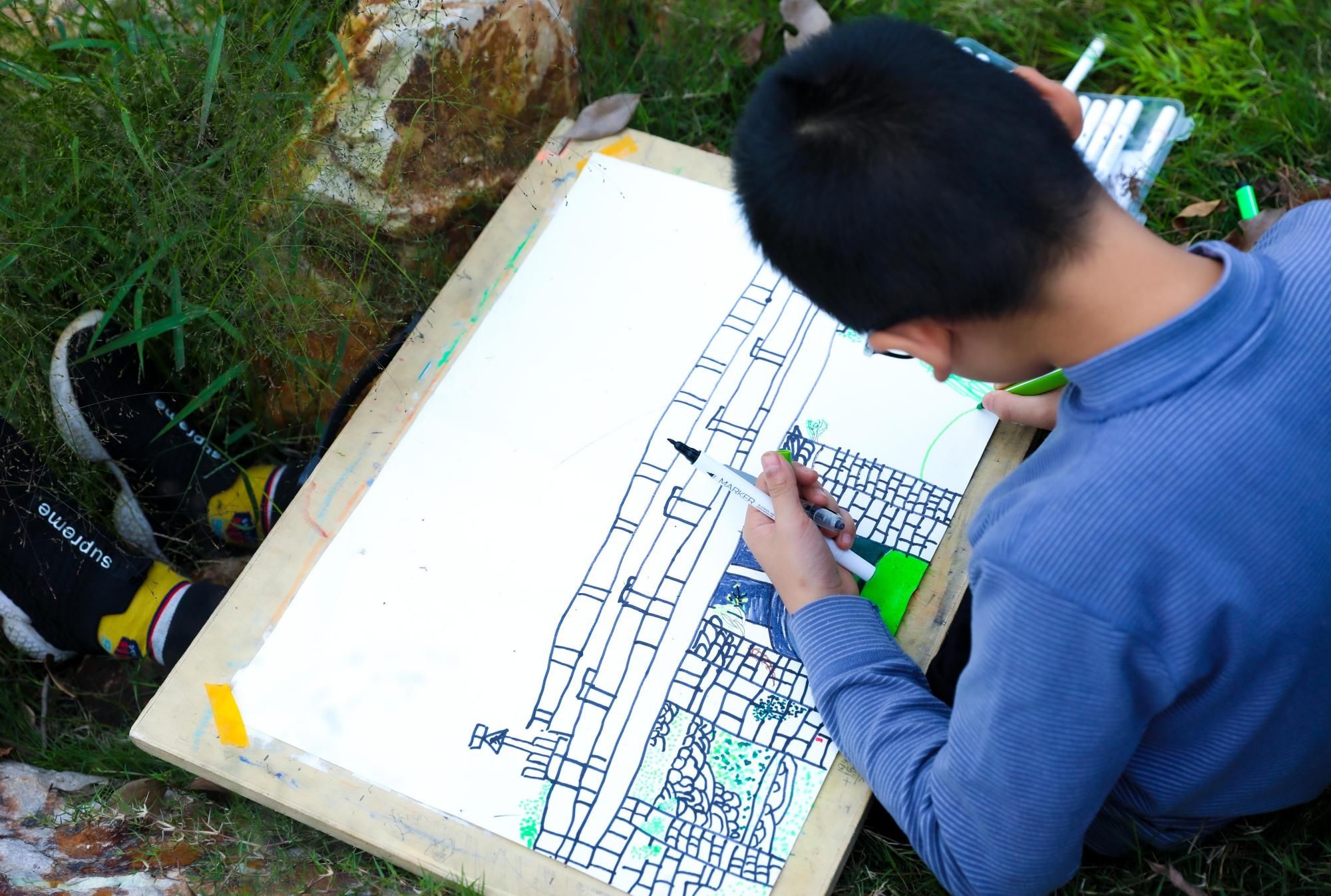 农村小学怎么“双减”?这所学校把课堂搬进了山林田野间