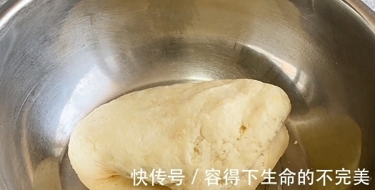 牛奶小饼的“诞生记”,不需要一滴油就能做,美味又营养