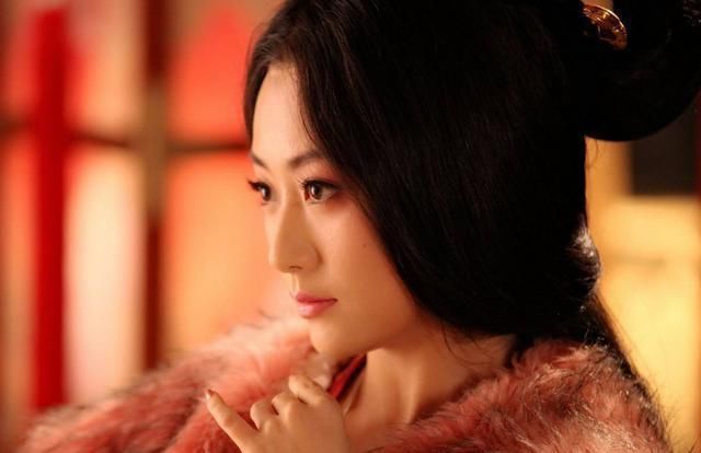 古代凤冠有多美?看看已出土的3顶皇后凤冠,比电视里演的美多了