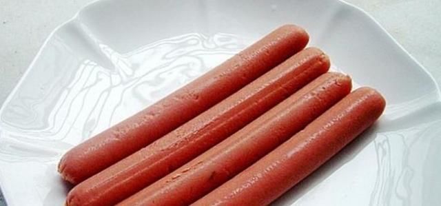 火腿肠|吃了那么久火腿肠,居然不懂金属环下藏着“小机关”,一拉就开了