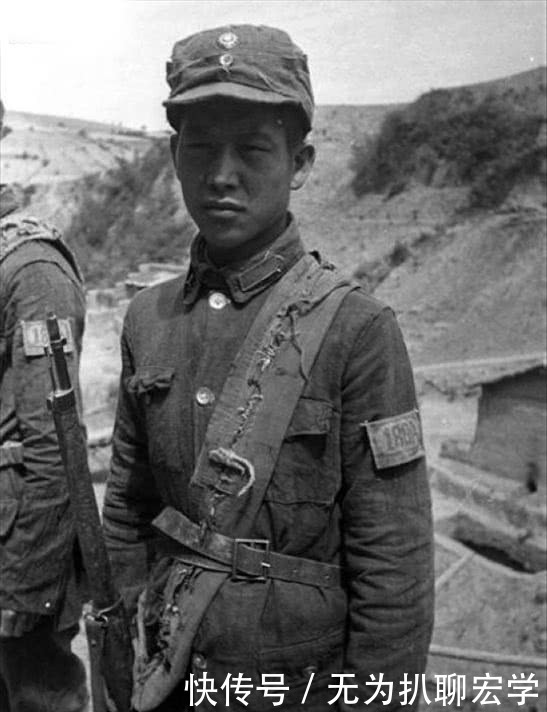 前辈|中日士兵体型对比照,原来前辈用这样的体魄,在和钢铁大炮作战!