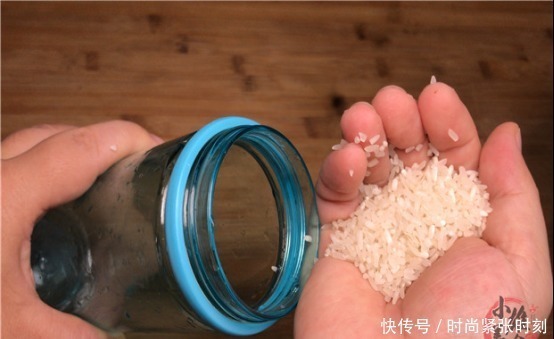 才知道,把剪刀放入大米真的太实用了,一年省下好几百,学到赚到