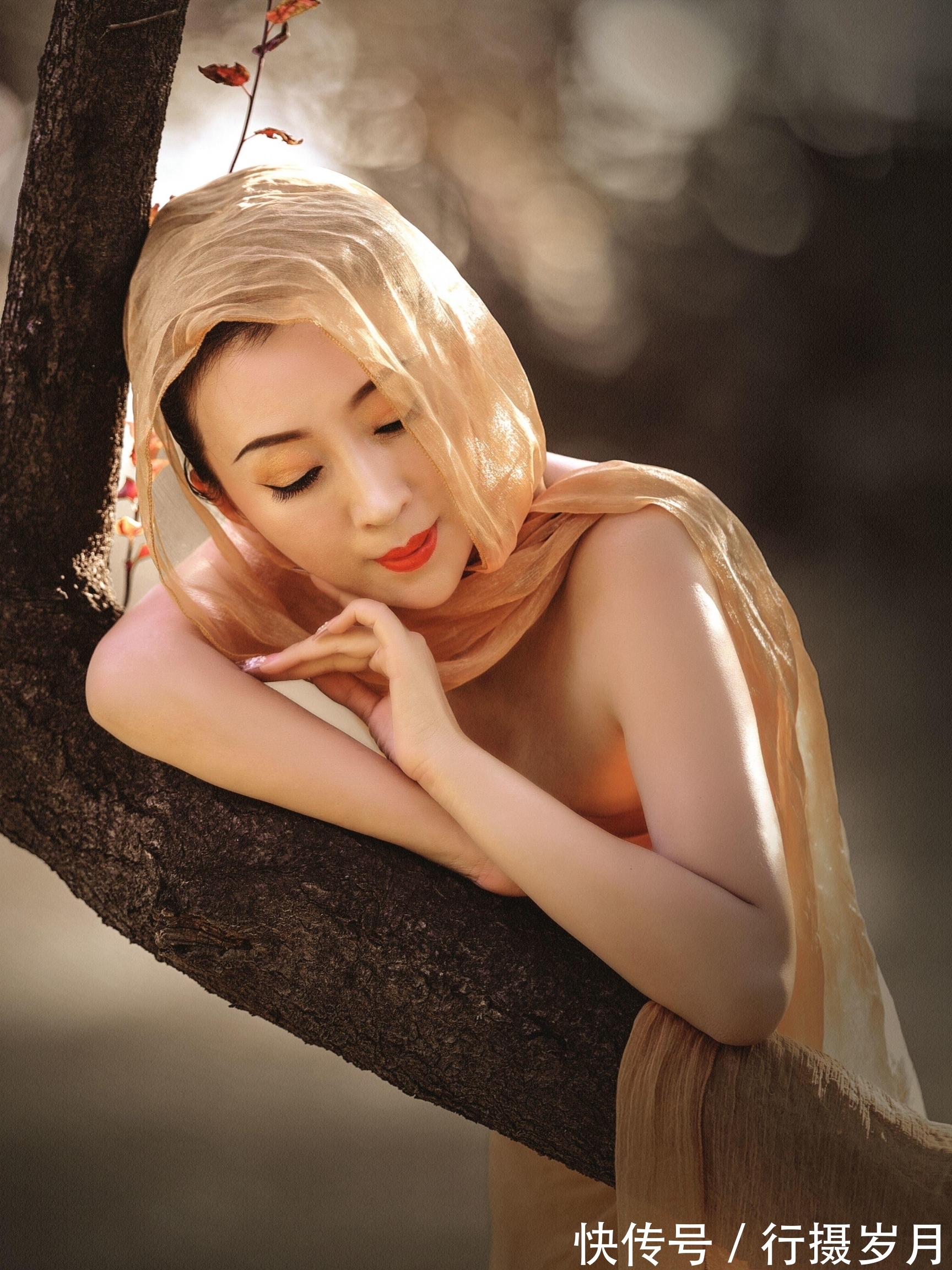 燕楼!一曲知音何处寄,流水无声,缘落情无计