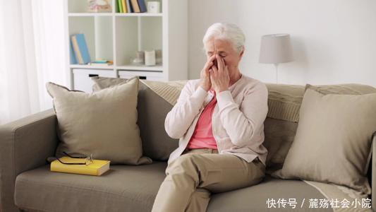 身体|有人很难冒汗,有人动不动就满身是汗,哪一种说明身体出了问题?