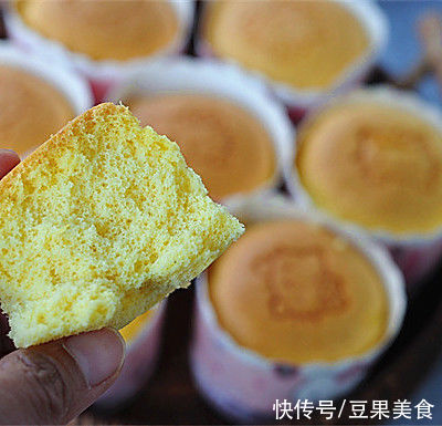 好吃的软萌软萌的古早纸杯蛋糕,是不是很有食欲呀