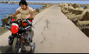 |搞笑GIF:撞衫不可怕 谁小谁尴尬