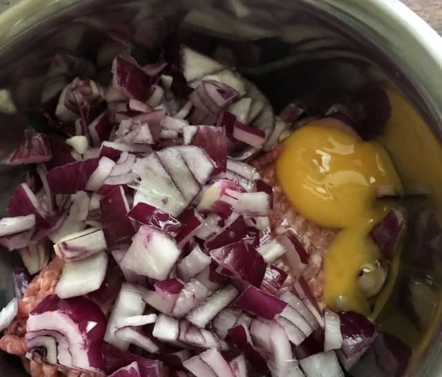 好吃|牛肉馅饼,和馅时里面多加一物,好吃还不腥