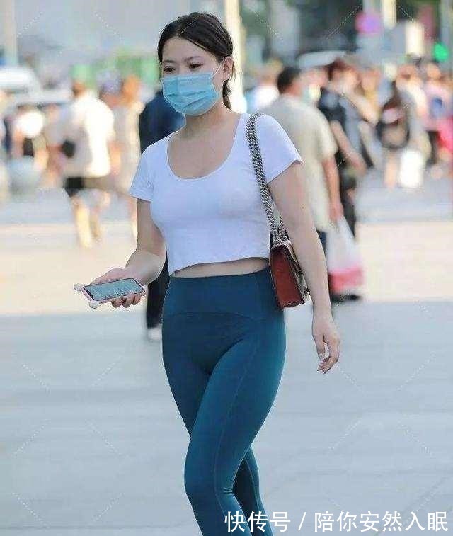 平底鞋 洋气精致的打底裤穿搭十分衬气质,带来率性高挑的感觉,清爽减龄!