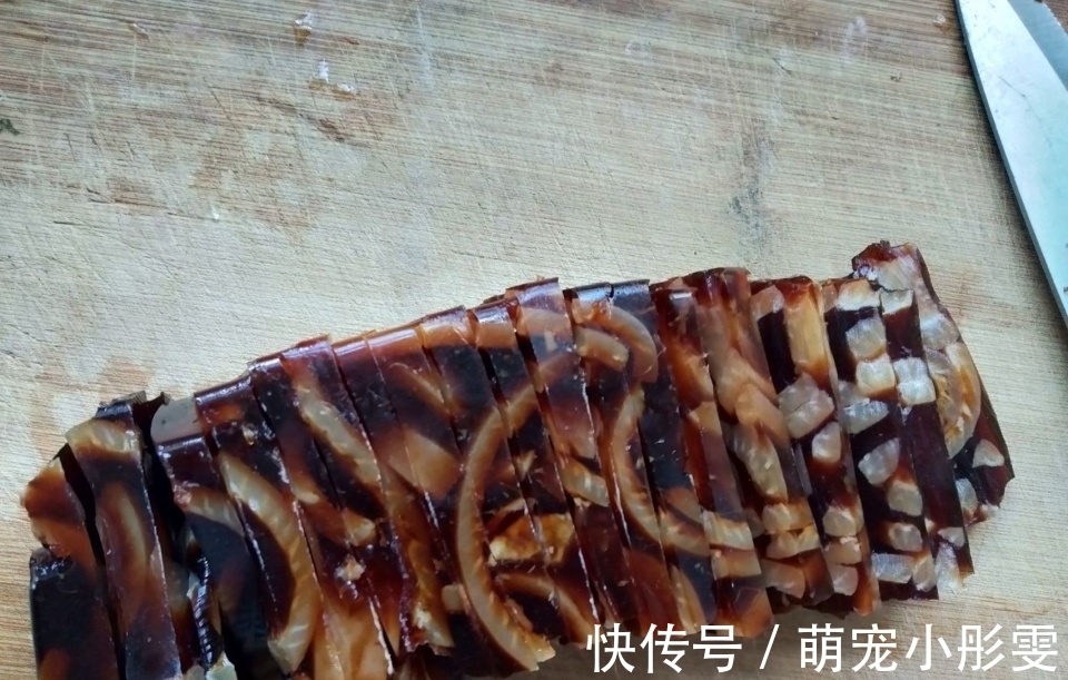 猪皮|它价格比猪肉低,10块钱做一盆切切就上桌,看到最后:果然是简单