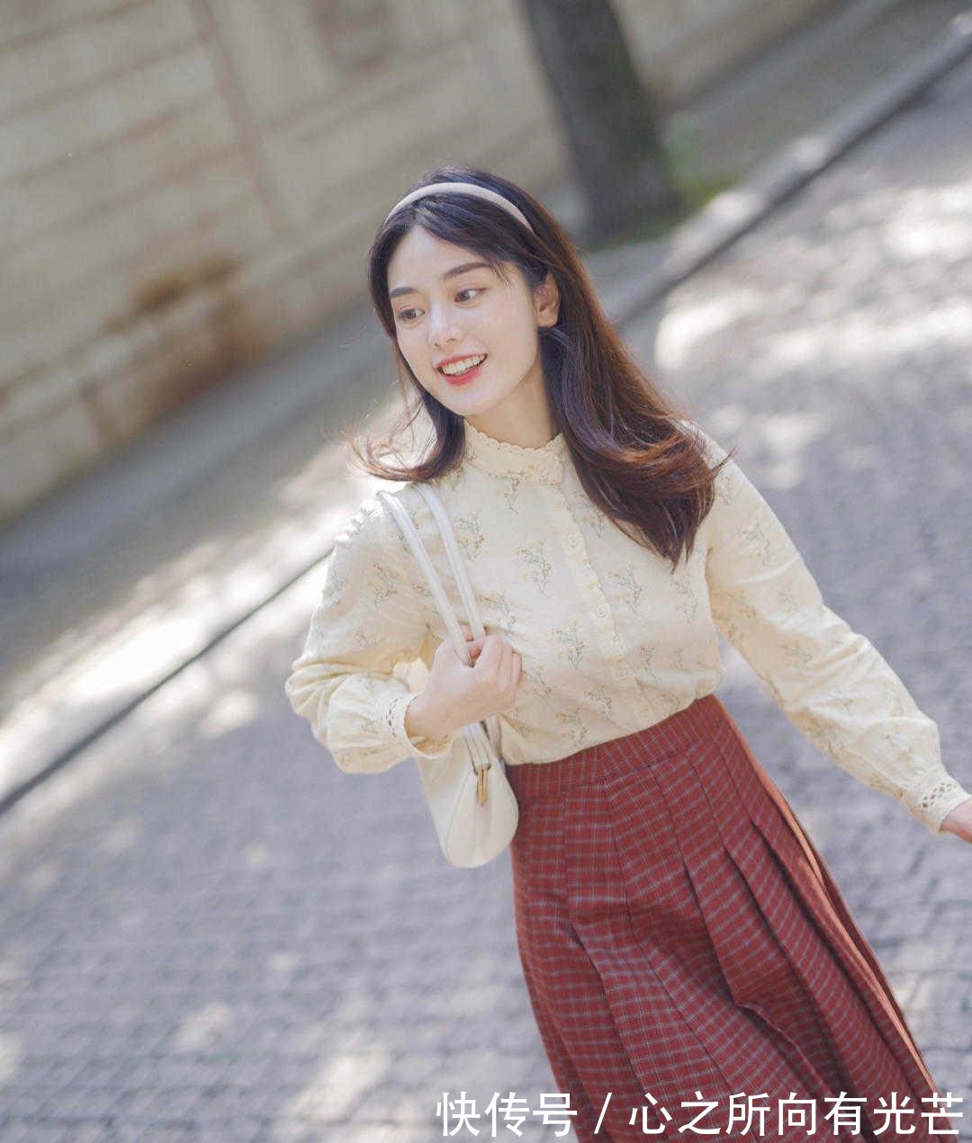 穿搭 秋天,衬衫的“高级穿法”是这样的,搭配西裤知性干练,洒脱利落