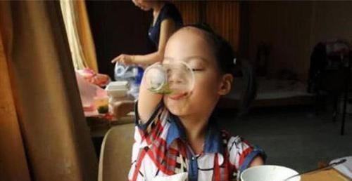 何总|孕妇28周被告知是“海豚胎”,家人不放弃,10年后却如此优秀