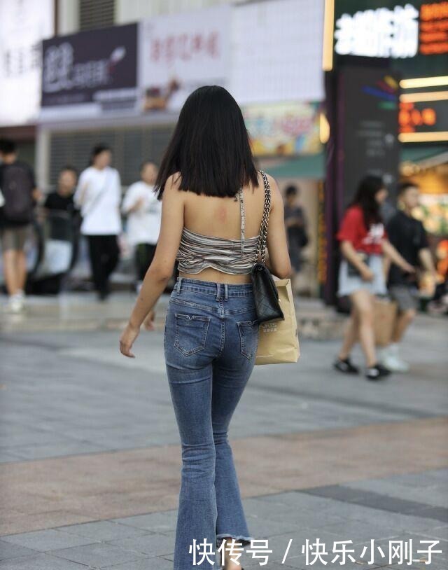 搭配|精致有型的打底裤穿搭散发时尚气息,展露长腿的魅力,清新时尚