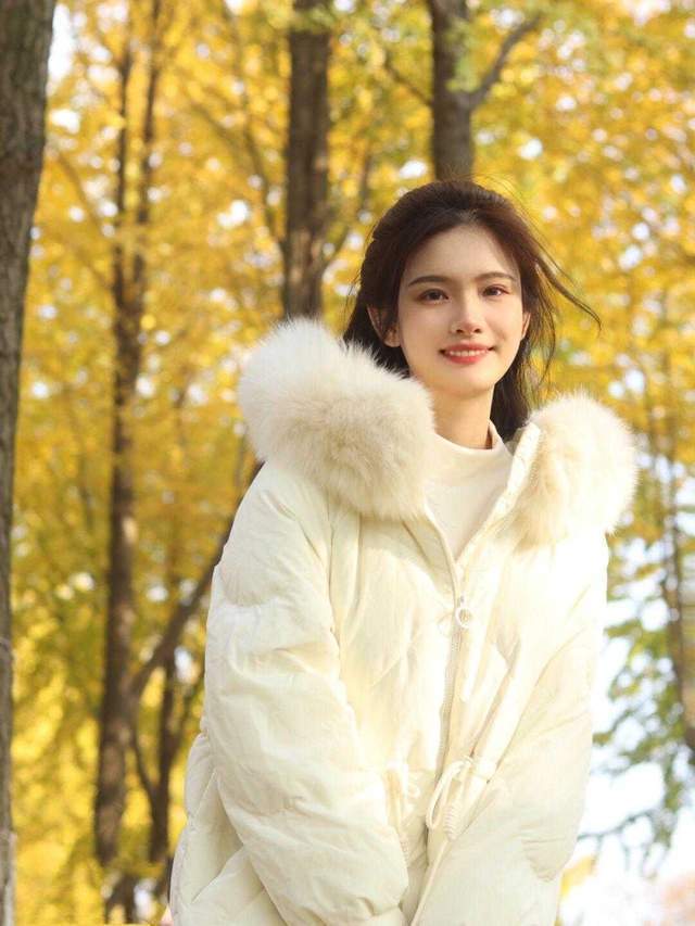 羽绒服 秋冬穿搭指南,普通女生也能把这几套穿出高级感,气质优雅又洋气