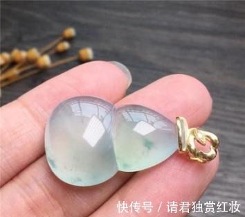 小孩儿@女神林志玲都在戴的翡翠葫芦,你喜欢哪一种