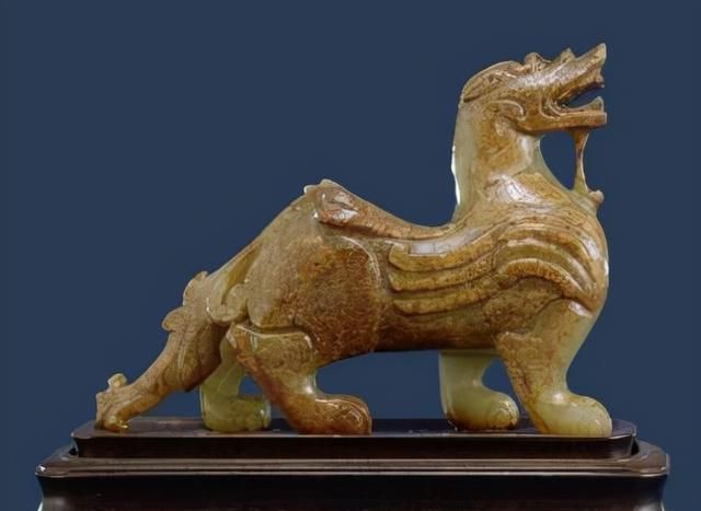 台北博物馆#1.8亿的乾隆御用玩具,东汉时期的玉辟邪,造型优美古朴