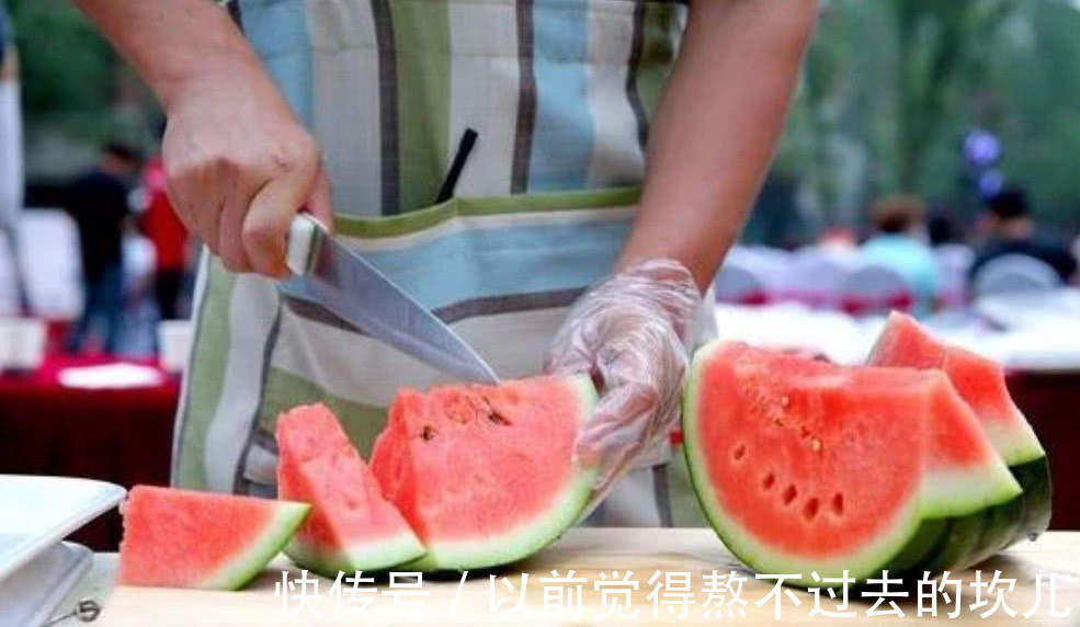 湿气|这三种水果被拉入“黑名单”,越吃你体内的湿气越重,还会得口臭