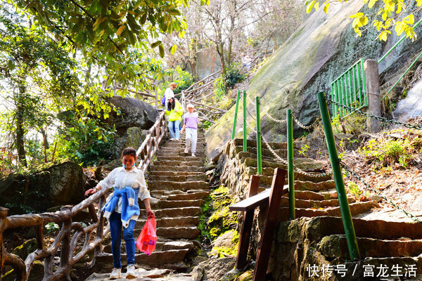 梅岭狮子峰，南昌第一山，怪石奇洞不输黄山，悬崖秋千、滑翔伞、玻璃漂流个个刺激