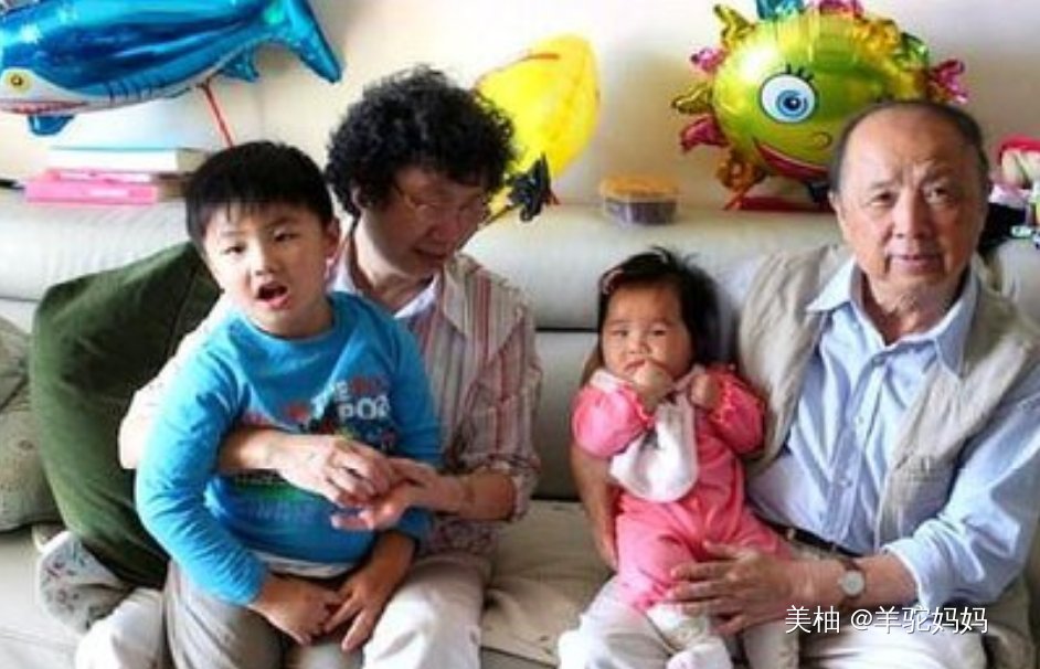 爷爷奶奶更爱孩子还是姥姥姥爷更爱孩子？别争了，有科学依据证明
