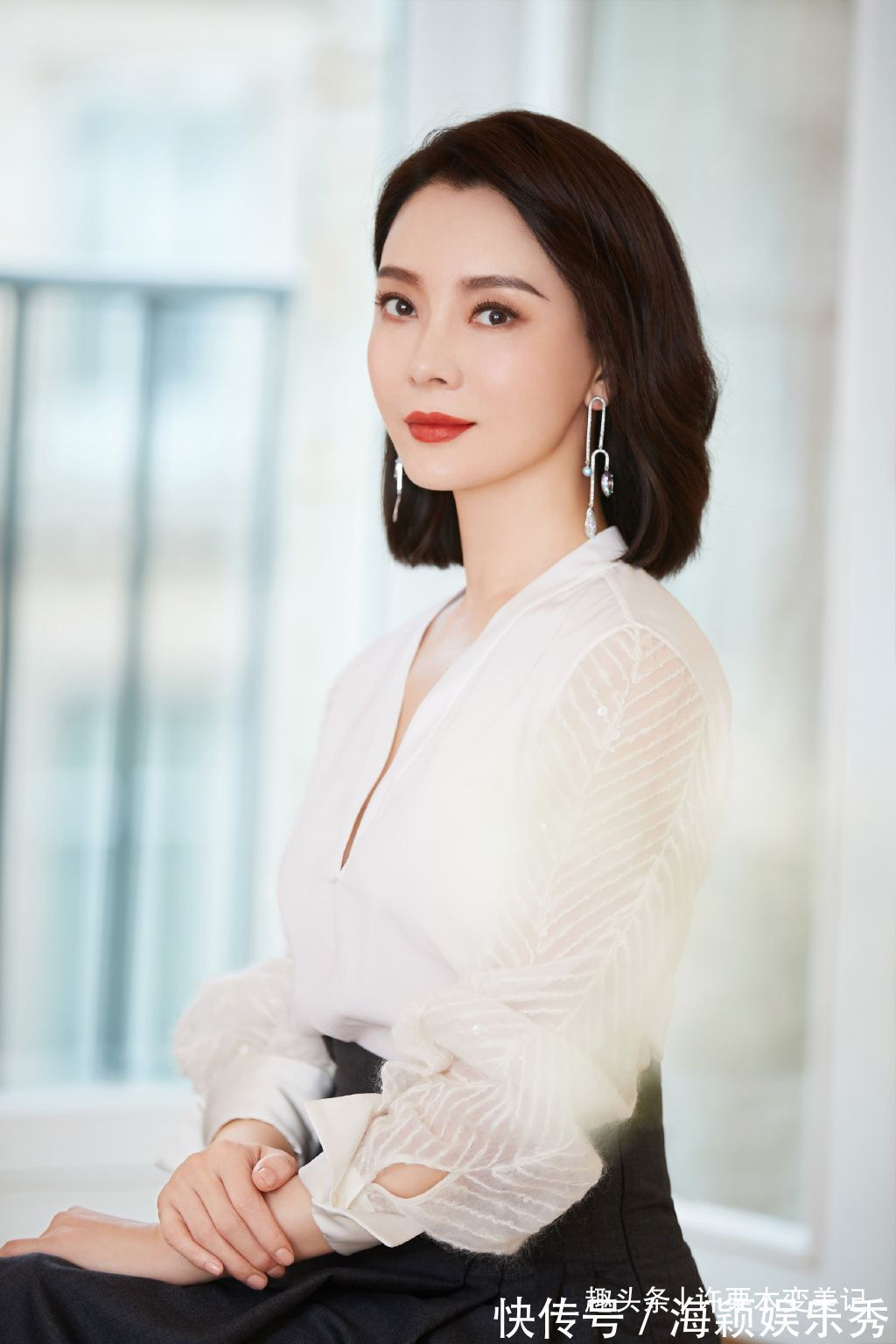 珍珠项链 女人过了45岁,建议少戴这4种“首饰”,显廉价不说还没气质