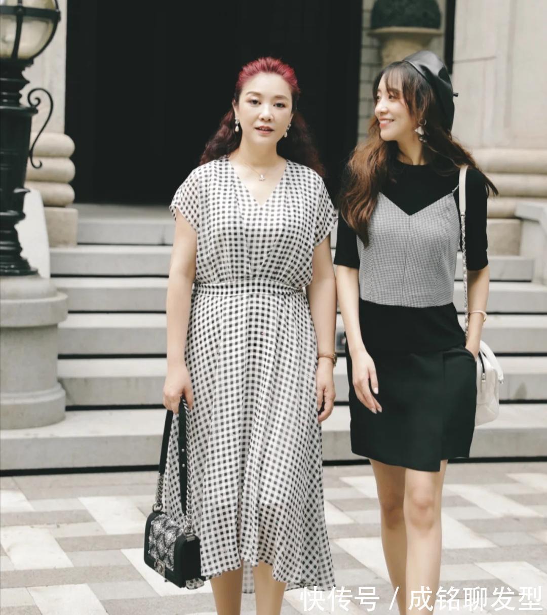 连衣裙|身材微胖的中年女人,学学这位些主的优雅穿搭,时尚减龄又显瘦