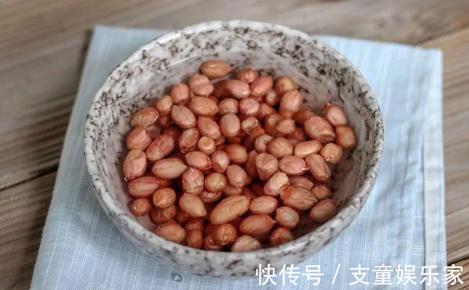 酥软|猪脚这样做全家老少皆宜,口感酥软,女性多吃可以滋补养颜