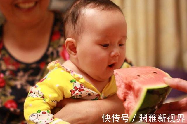 宝妈|孩子1岁前不要吃这3种水果,对宝宝健康影响大,父母别大意