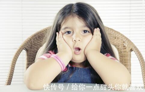 母乳|当宝宝出现三种表现，别喂了！当心过度喂养，危害宝宝的健康