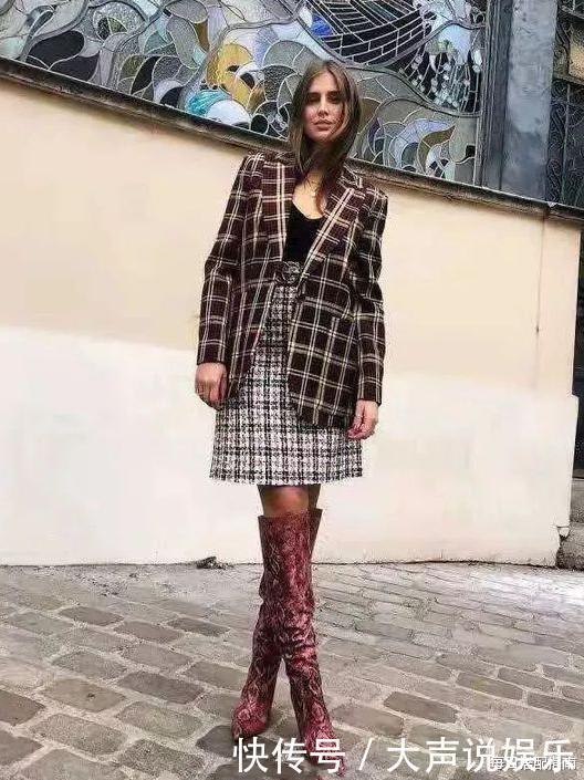 优雅|今年火了一种穿搭,叫“格纹半裙+外套”,优雅时髦显气质