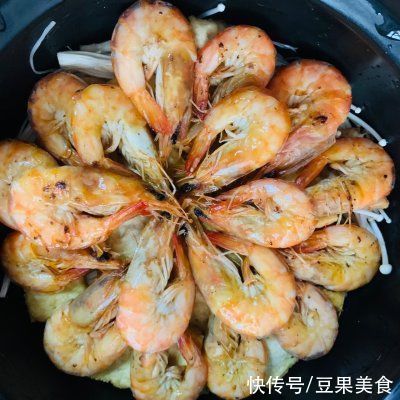 豆腐|这道豆腐鲜虾煲,怎么做都好吃