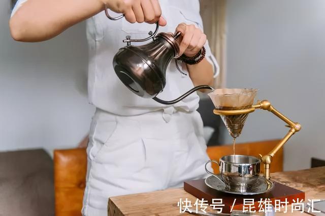 厨房|没人要的35㎡老破房,被她买下,改造装修后,成为弄堂里的豪宅