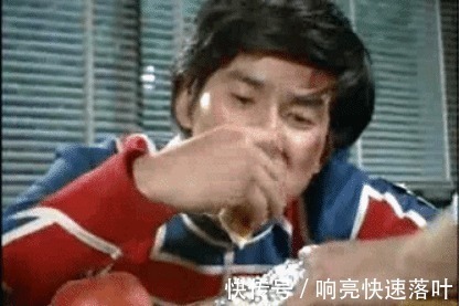 军械库|泽塔奥特曼朝仓陆和夏川遥辉大口吃泡面,奥特曼人间体都贪吃