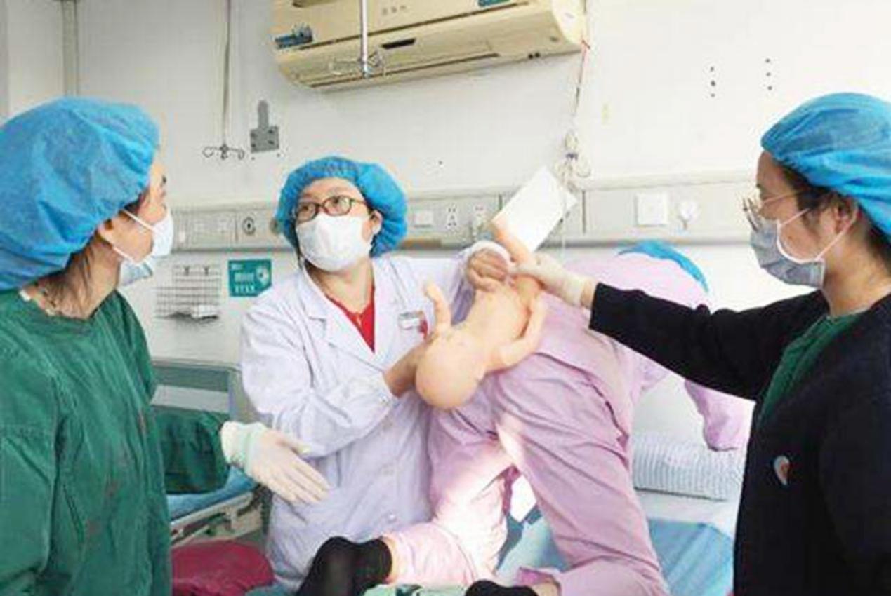 剖腹产|“不要用产钳,再让我试试”产妇的一句恳求,为孩子绕开产钳之痛