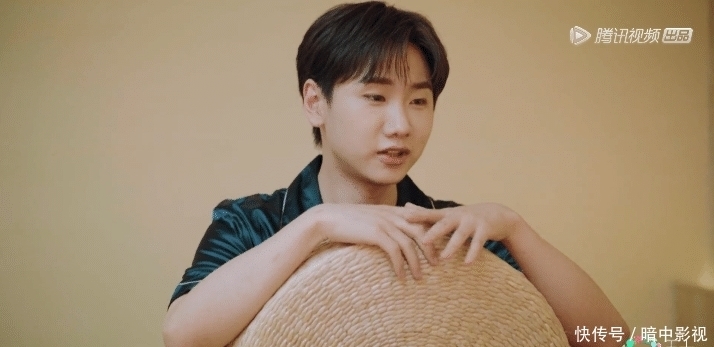 周杰 有她在的地方都很尴尬?