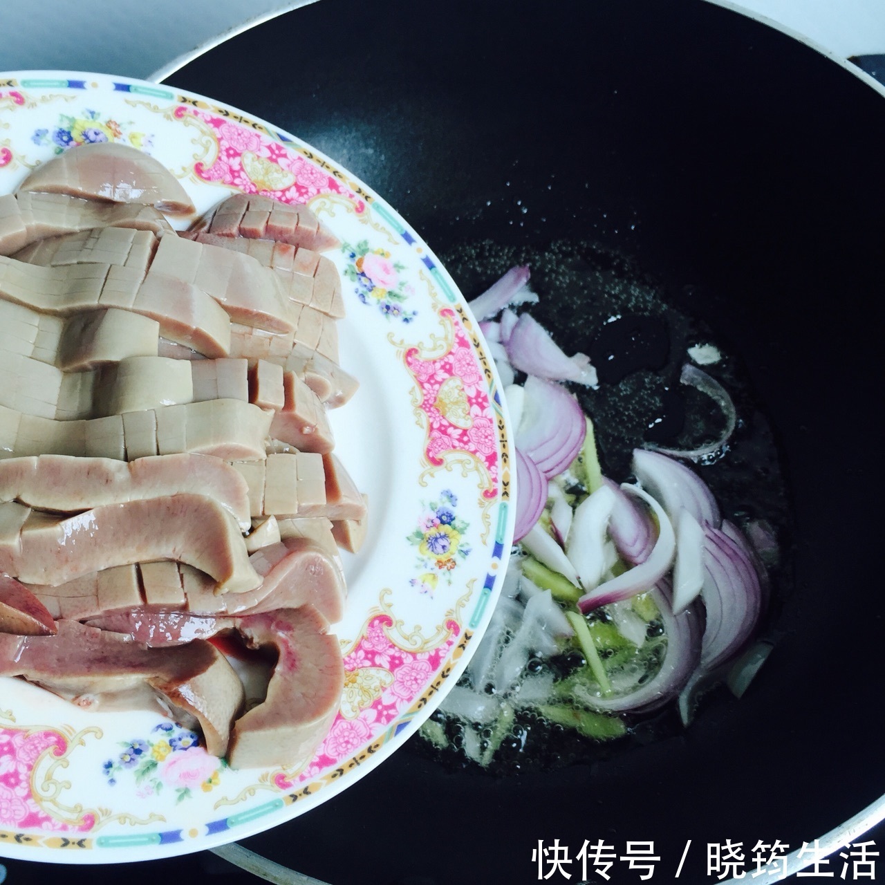 爆炒|爆炒腰花的正确做法，鲜香滑嫩又解馋，制作简单好上手