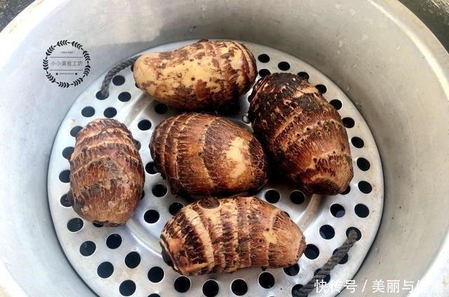 红豆和它是绝配,坚持每天喝一碗,滋补养颜补气血,女人要多喝!