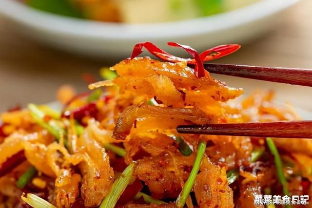 上过春晚的家常菜，10元一大盘，干香酥韧真上头