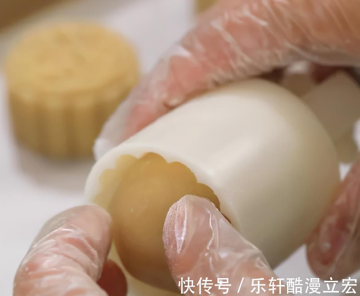 步骤|一斤板栗一碗面,配方比例全告诉你,教你做味道绝绝子的板栗月饼