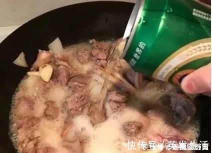 啤酒鸭|做啤酒鸭时，第一步就“焯水”？方法不对，难怪又老又柴不入味！
