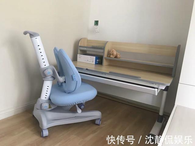 住房|小户型住房书桌如何摆放不占空间教你4个方法，怎么摆放都宽敞