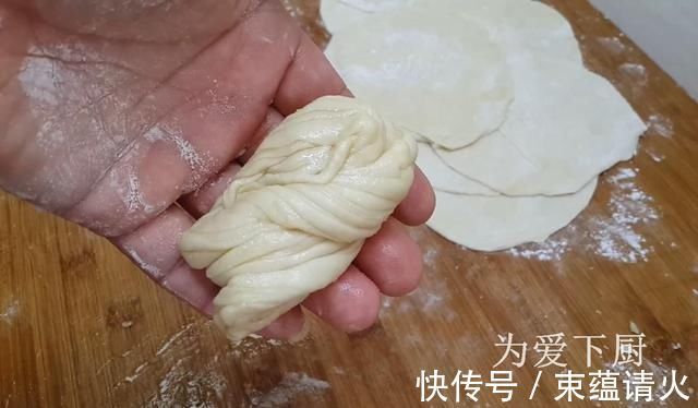 酵母|在家面粉别炸油条了,大厨教你详细教程,给肉都不换,真的非常香