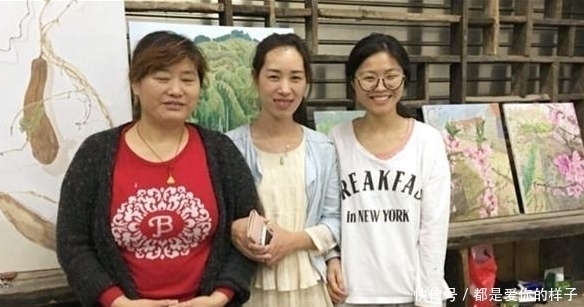 画作&大妈临摹大师画作,以假乱真,一副画卖200元,专家却说亵渎艺术