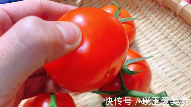 难吃|买番茄时,挑5片叶还是6片叶?老菜农说:挑错了,难吃还浪费钱